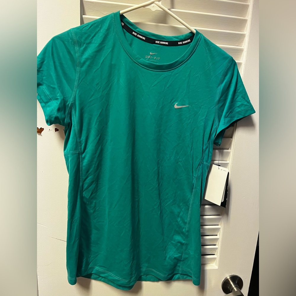 Nike women’s shirt
